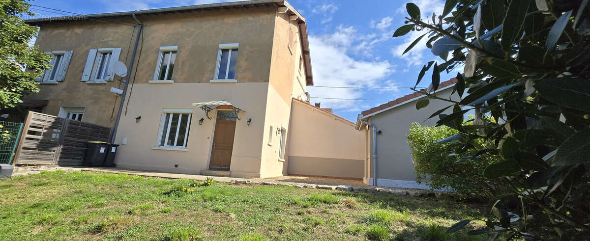 Maison à SAINT-PIERRE-LA-PALUD