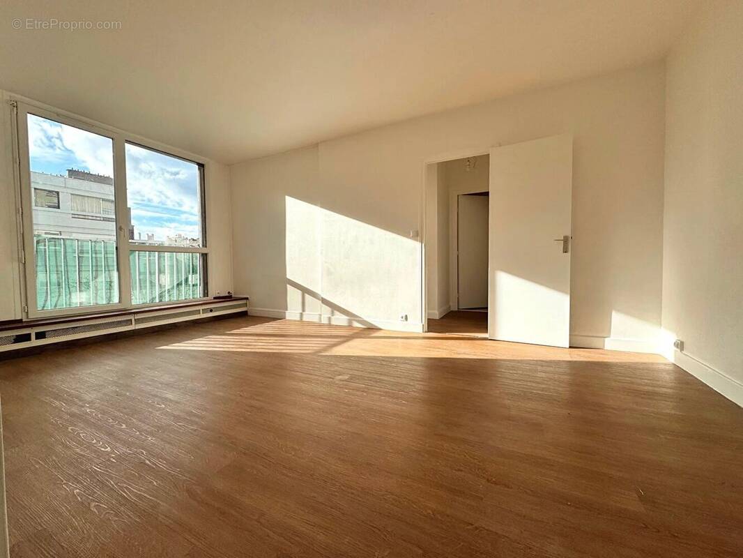 Appartement à PARIS-15E