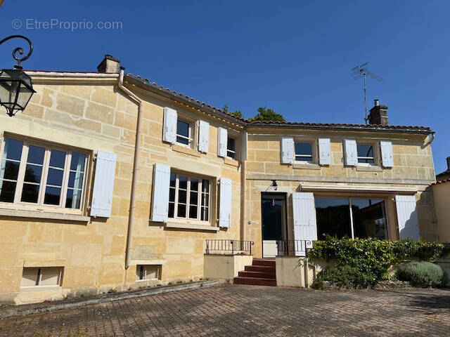 Maison à SAINT-SULPICE-DE-COGNAC
