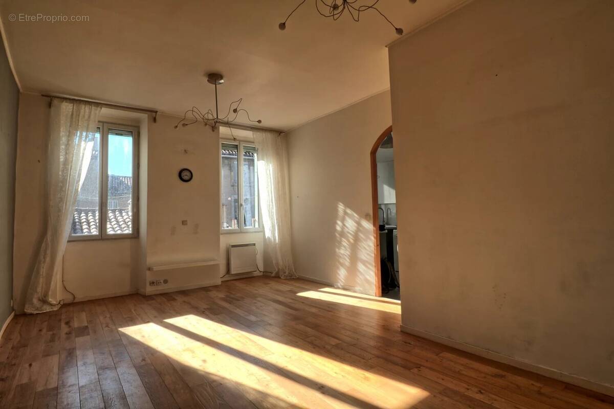 Appartement à MARSEILLE-8E