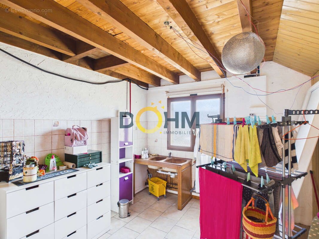 A vendre chalet a saint-ferreol des cotes, 3 chambres, grande piece de vie - photo 9