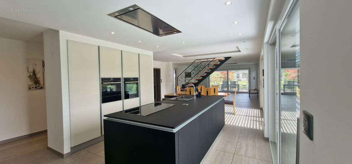 Maison à VILLAGE-NEUF