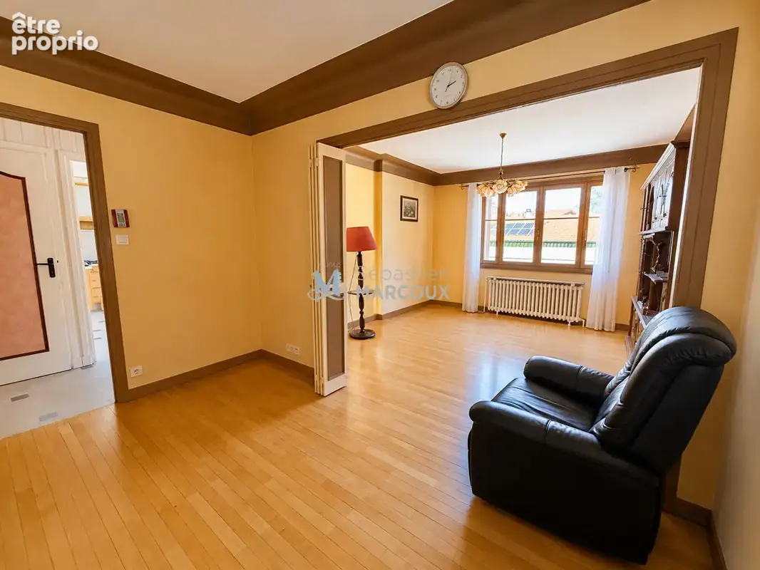 Montbrison (Moingt) Villa  F5  (96.55 m2 hab) + sous sol + combles aménagés, avec beau potentiel - photo 7
