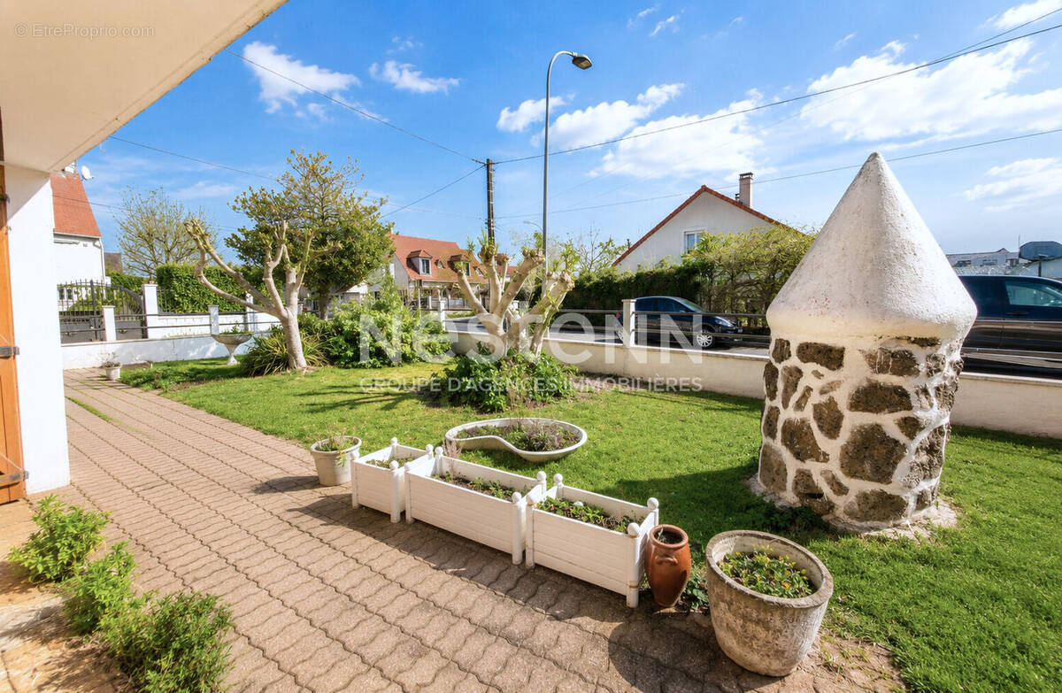 Maison à ROISSY-EN-BRIE