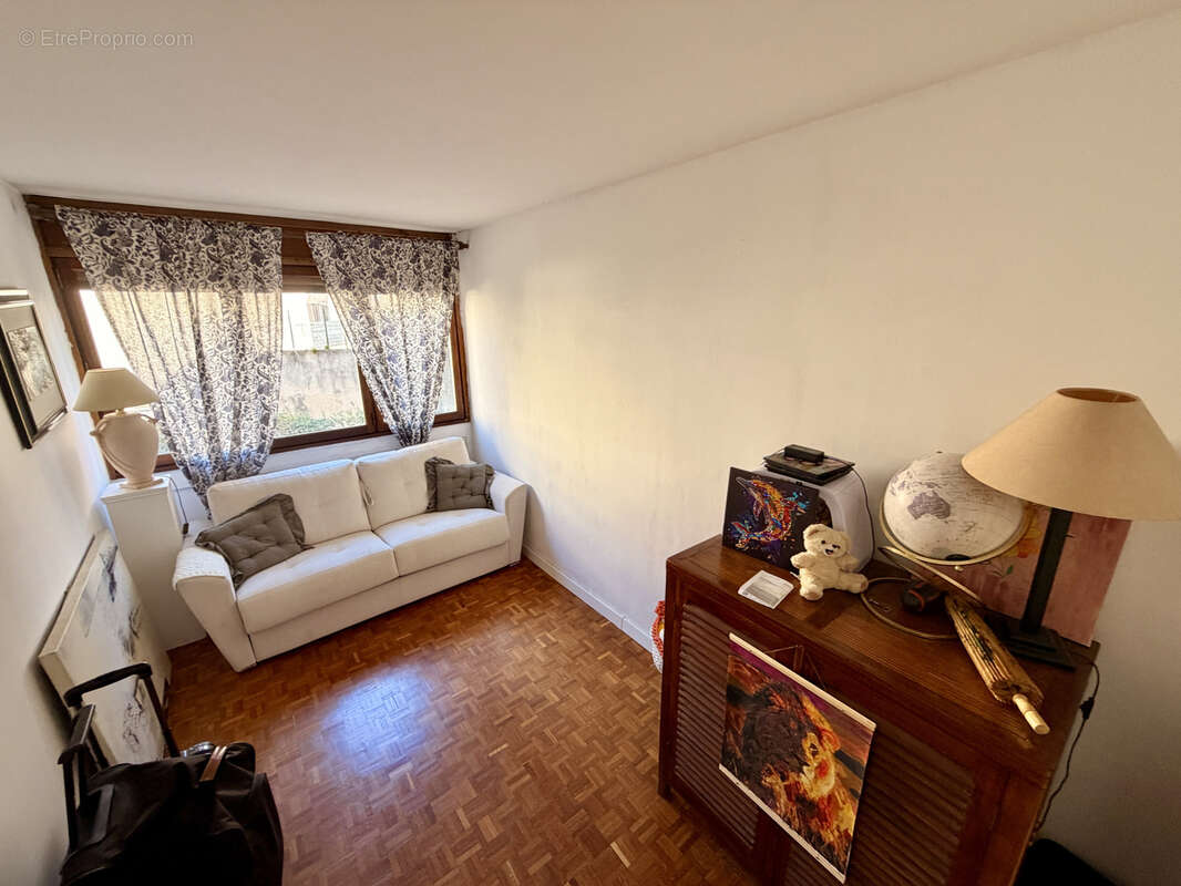 Appartement à MARSEILLE-5E