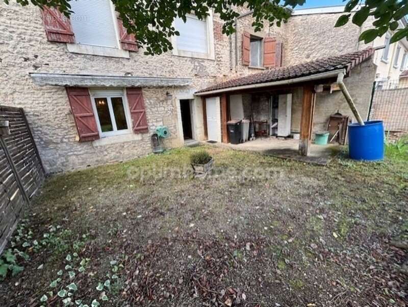 Maison à DIEUE-SUR-MEUSE