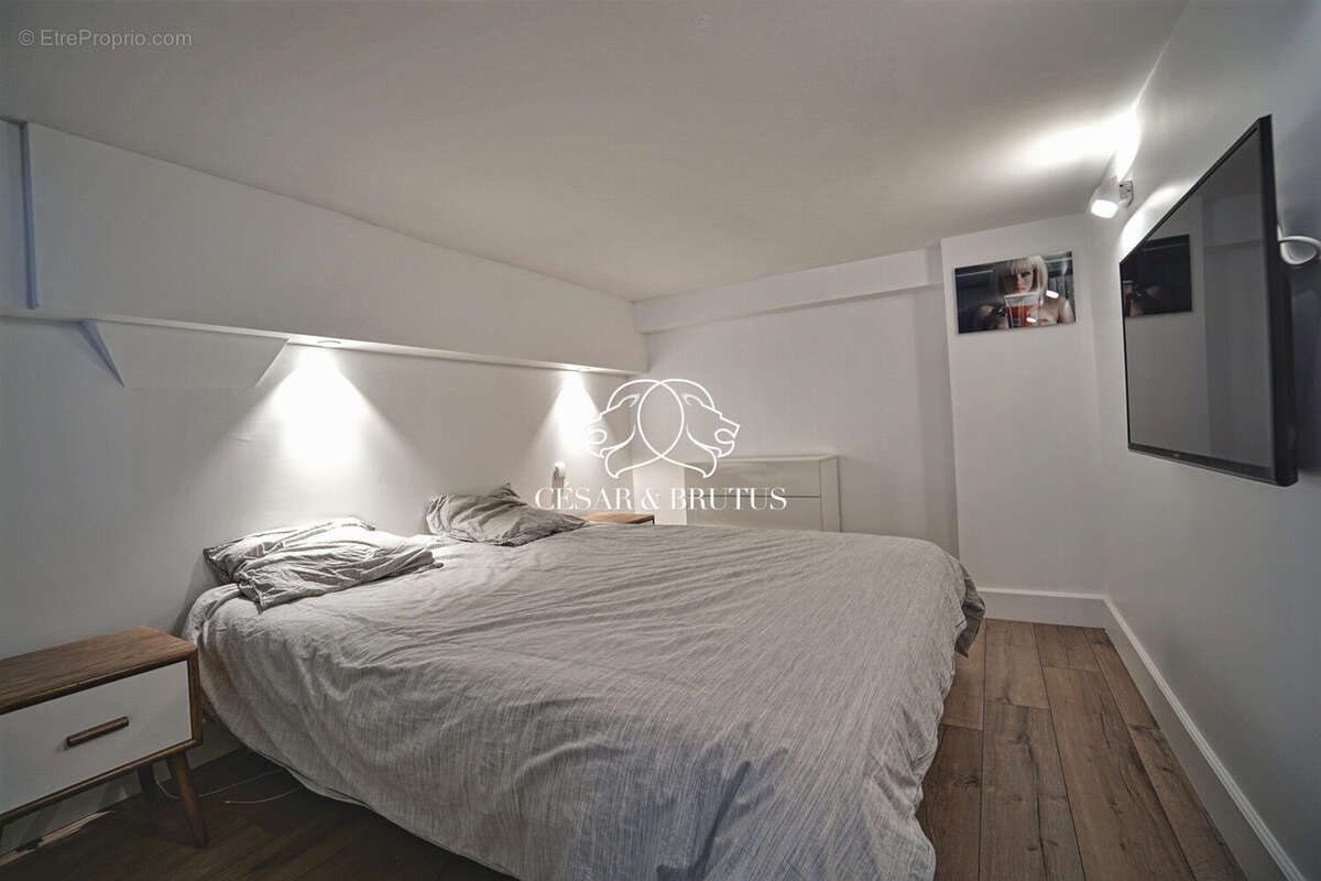 Chambre 1 - Appartement à LYON-4E