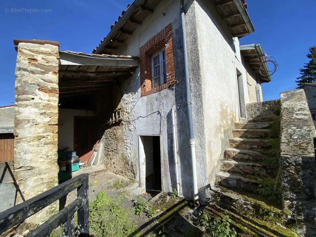 Maison à PEYRAT-DE-BELLAC