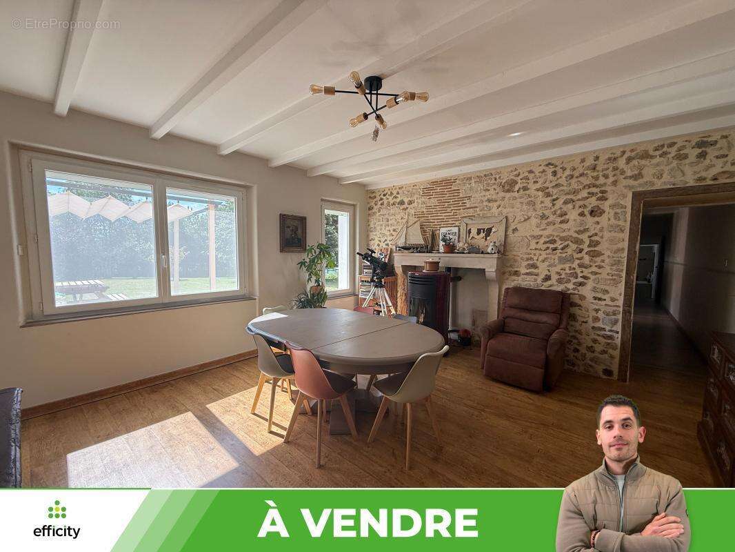 Maison à GENOUILLE