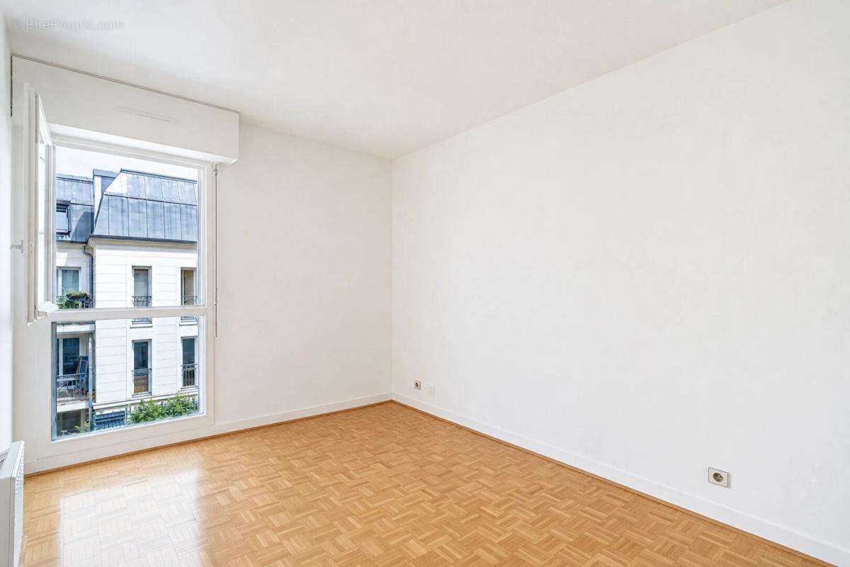 Appartement à LA GARENNE-COLOMBES