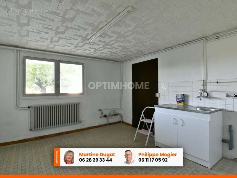 Maison à CREUZIER-LE-VIEUX