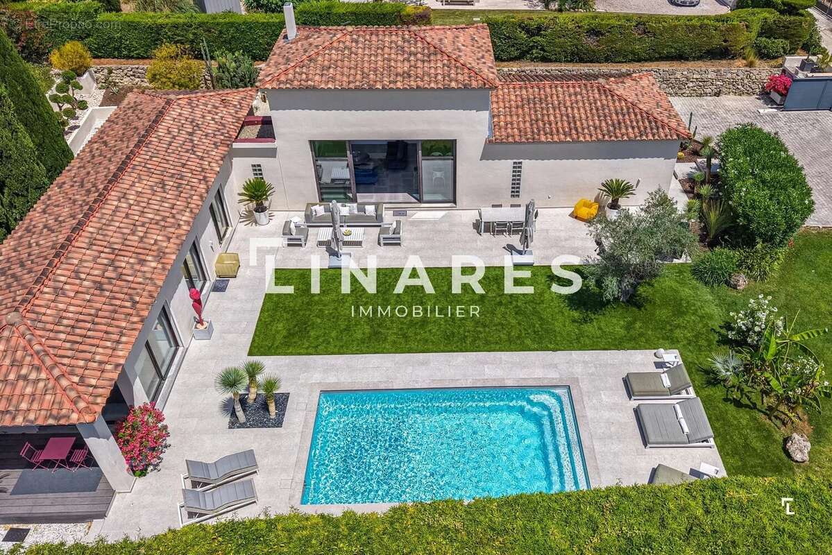 LIGNES D'EXCEPTION - Villa Plain Pied T5 de 172m2 - Piscine sel chauffée -  Terrain 1400m2 - 13011 Marseille - photo 5