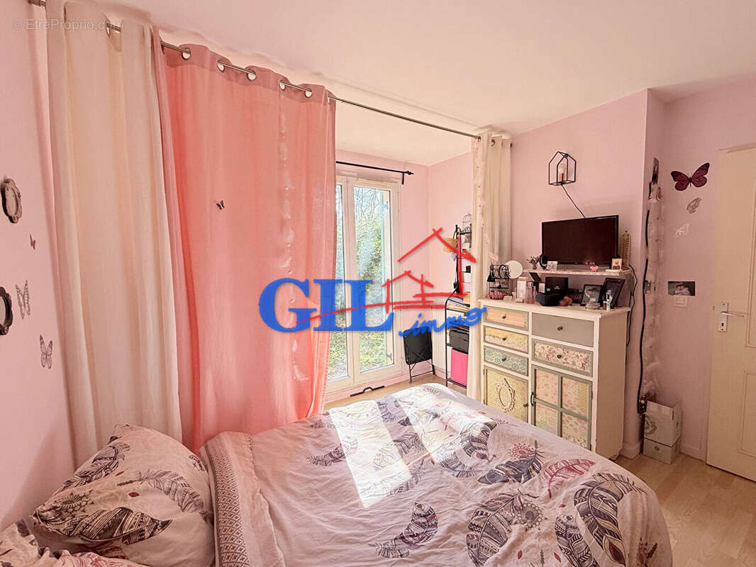 Appartement à SAVIGNY-LE-TEMPLE