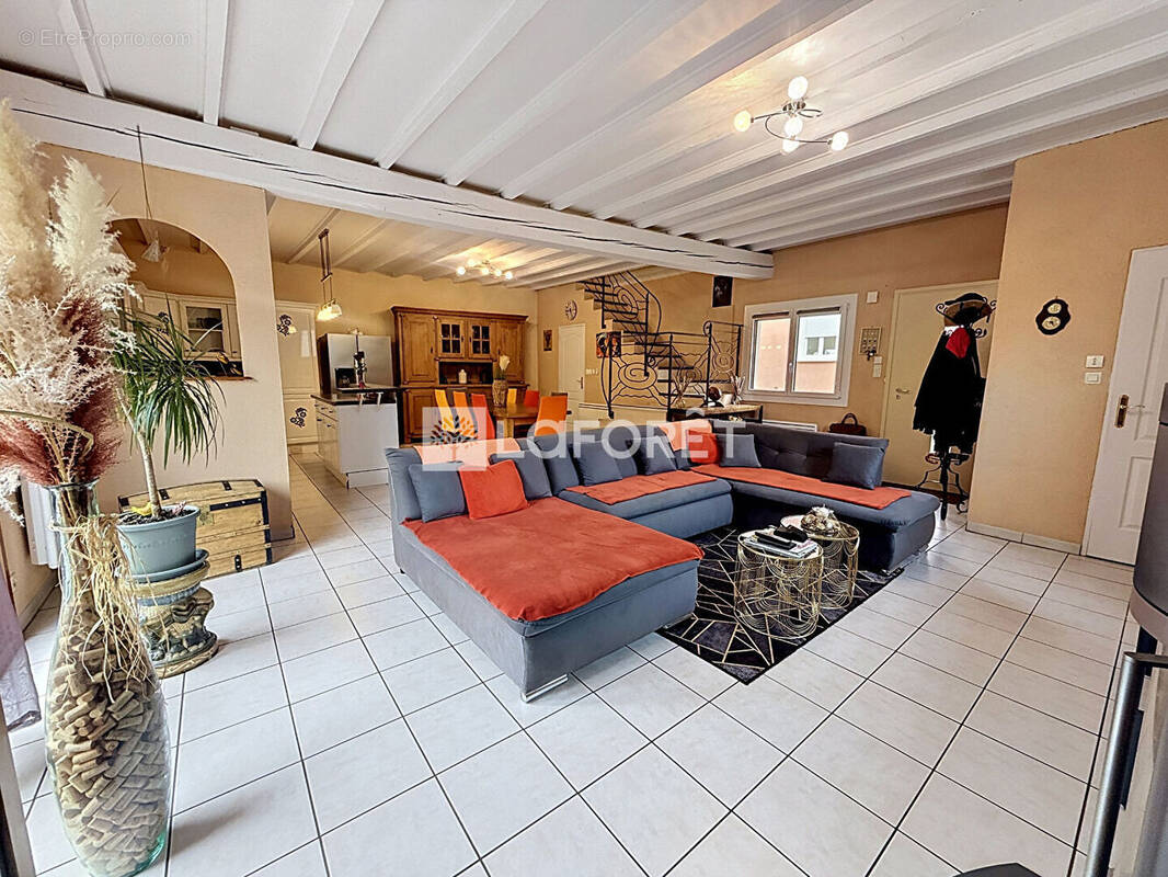 Maison à MEZERIAT