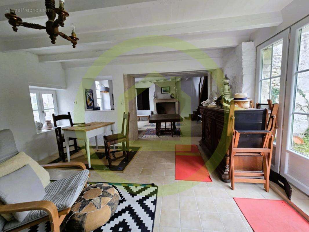 Maison à SAINT-DIZANT-DU-GUA