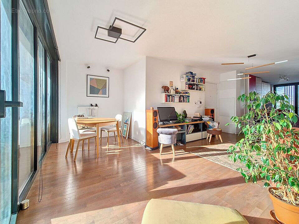 Appartement à NANTERRE