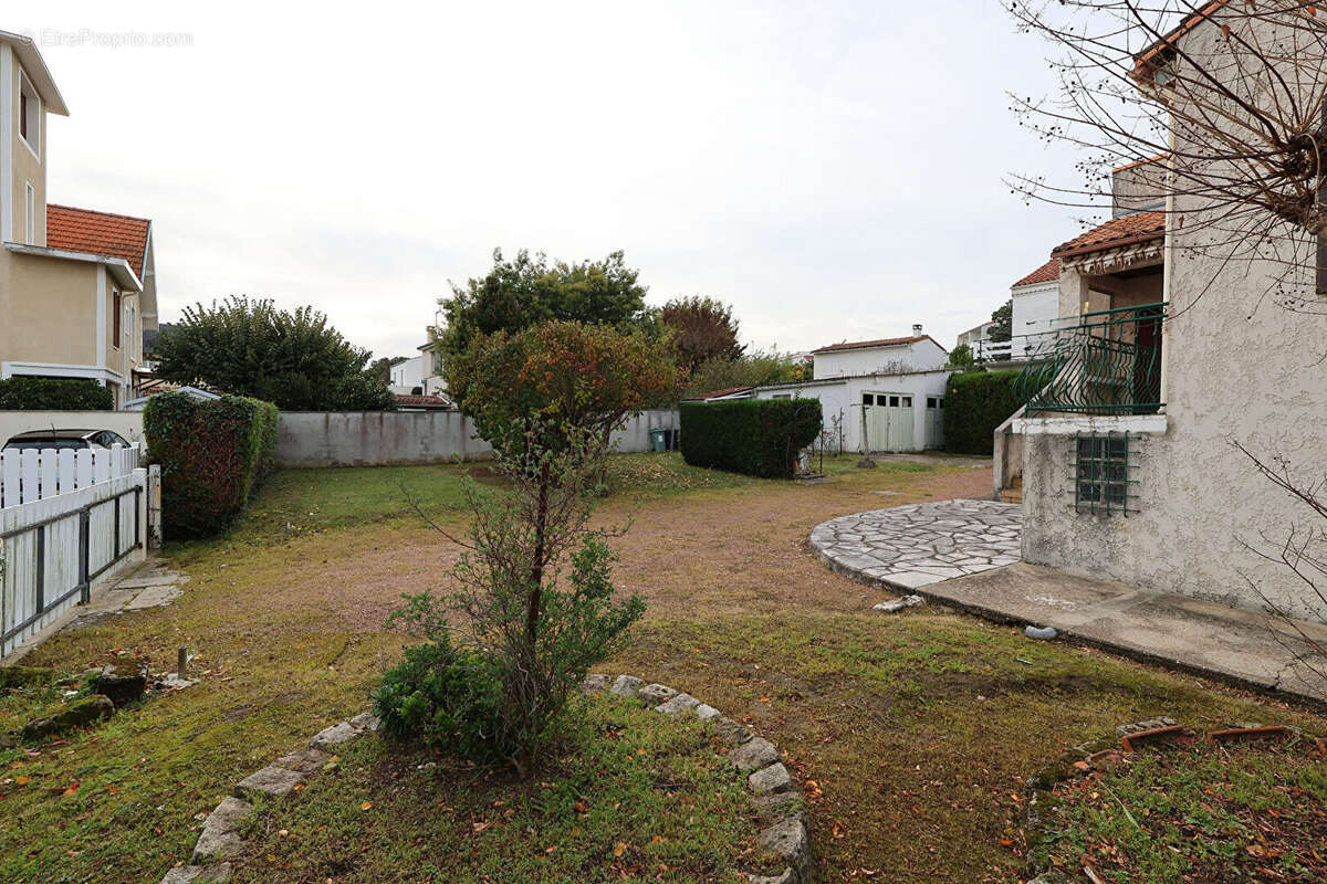 Maison à SAINT-GEORGES-DE-DIDONNE