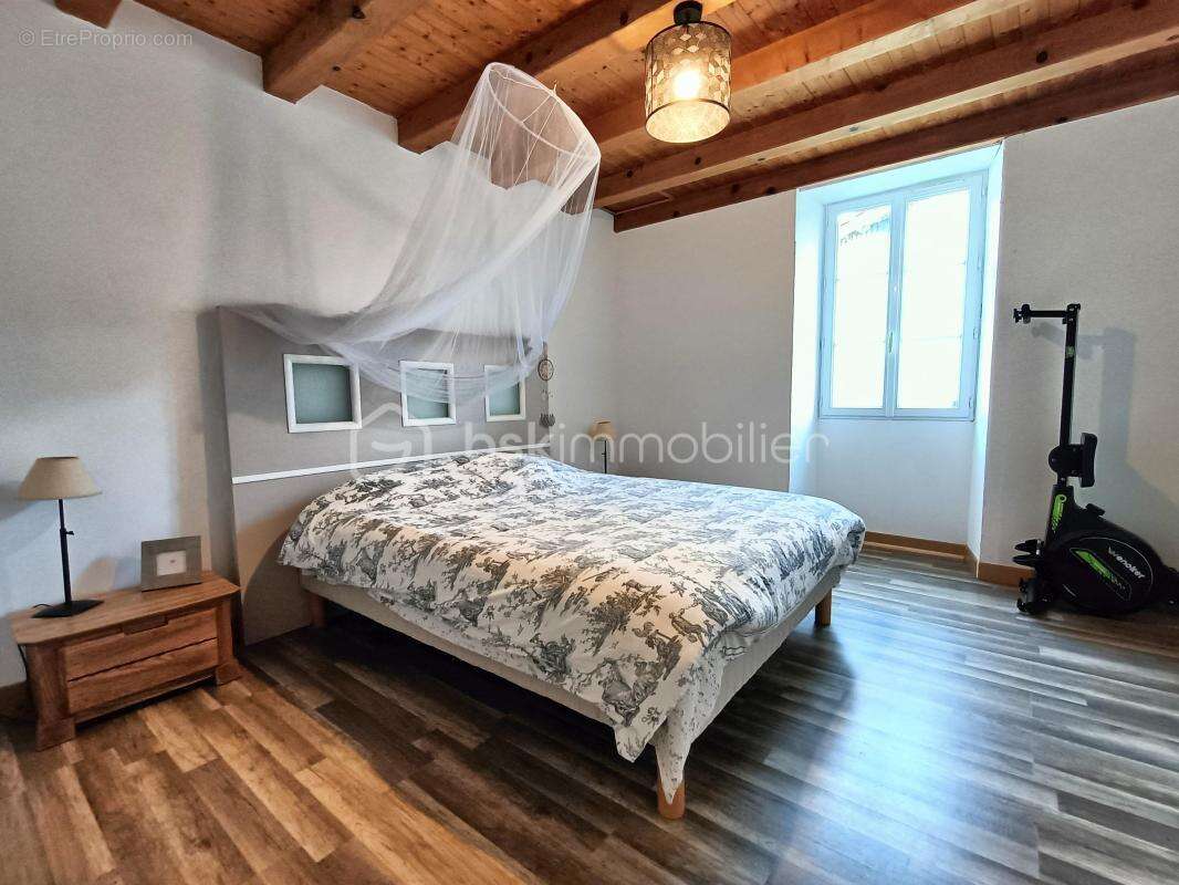 Maison à SAINT-PORCHAIRE