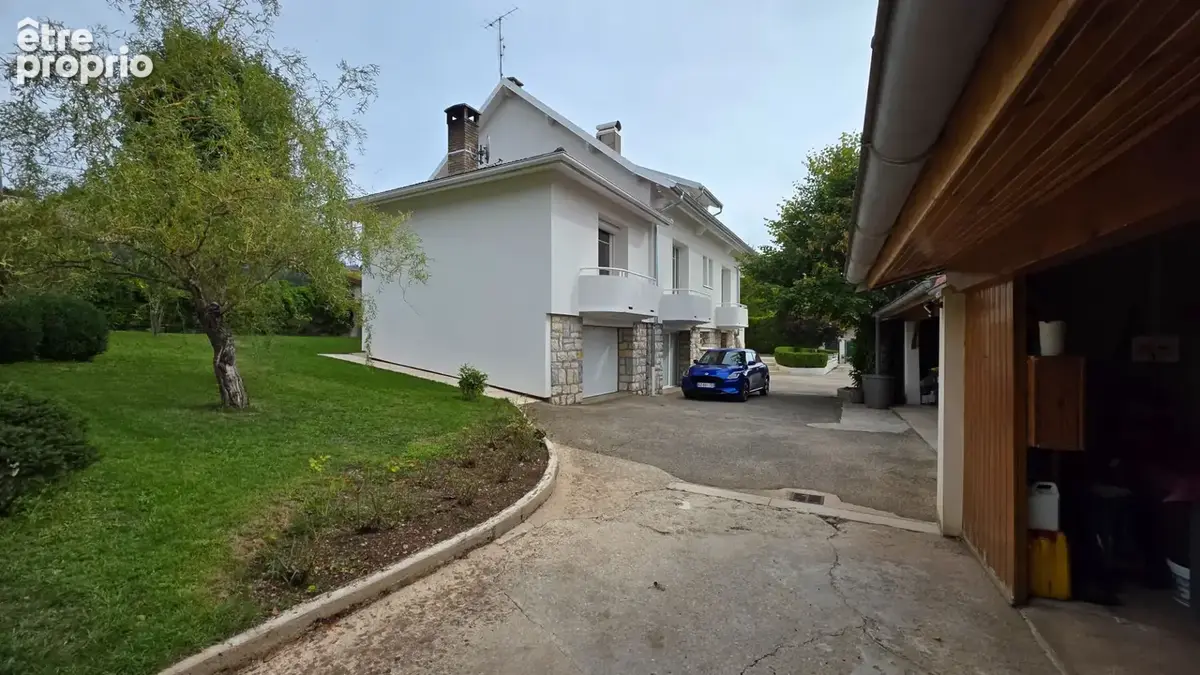 Maison Oyonnax 9 pièce(s) 268 m2 - photo 18