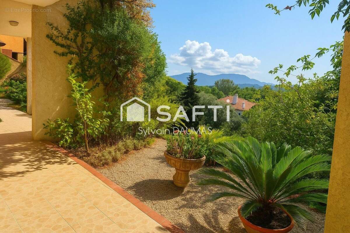 Photo 9 - Maison à SIX-FOURS-LES-PLAGES