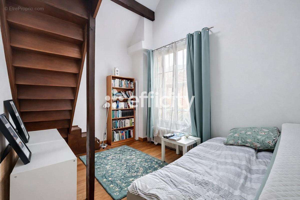 Maison à LES PAVILLONS-SOUS-BOIS