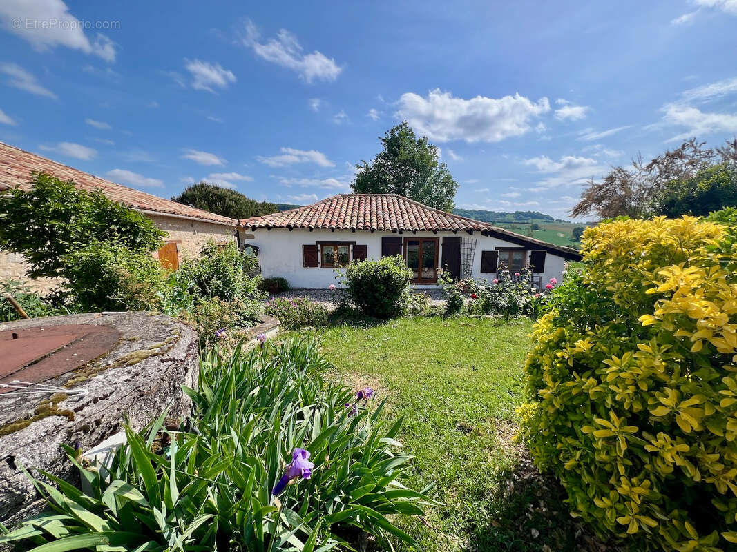 Maison à BEAUGAS