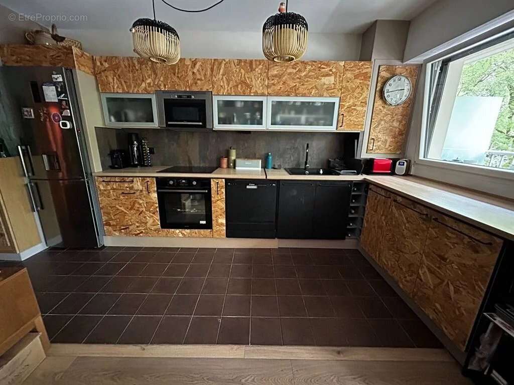 Appartement 92 m² à Paris-19e  - photo 2