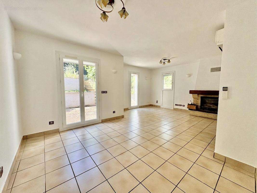Maison 98 m² à Vaulx-Milieu  - photo 6
