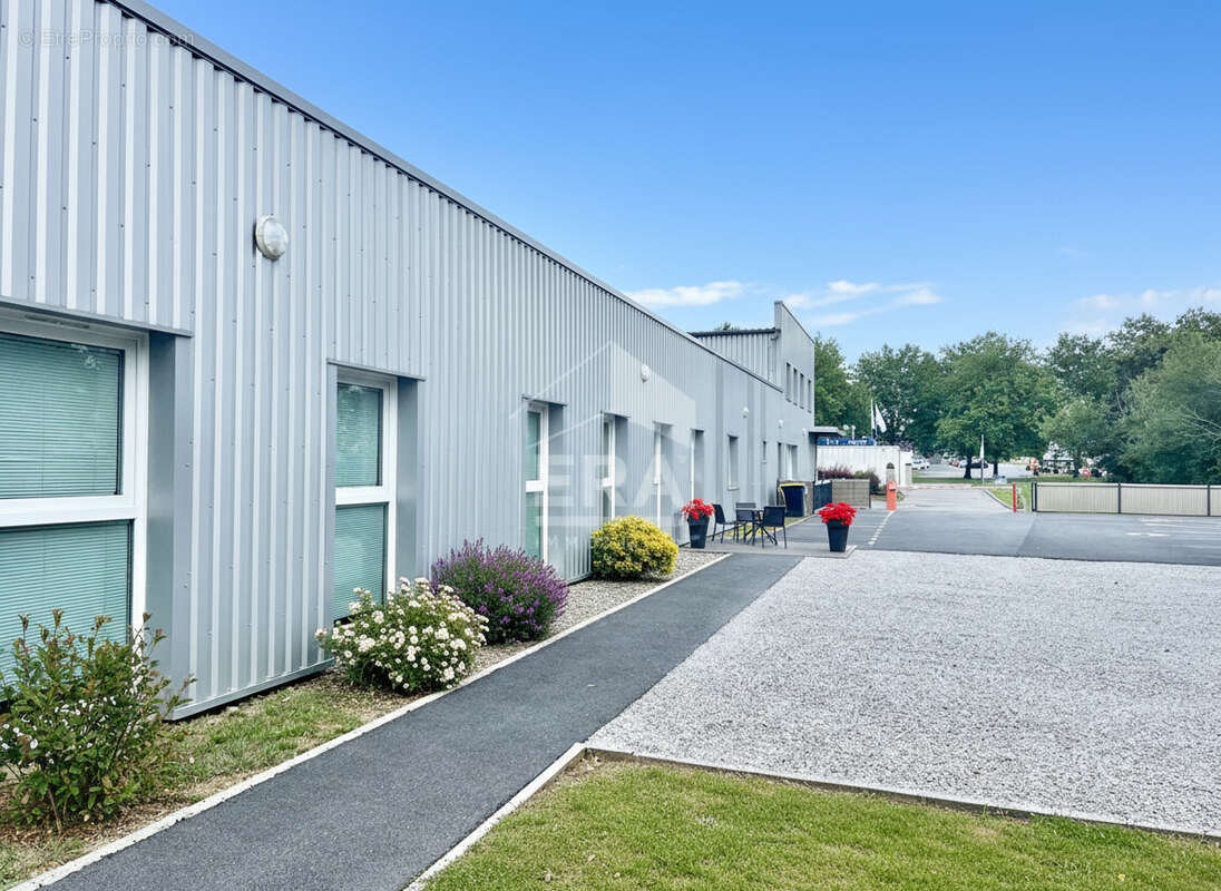 Local commercial 570m² à doullens - photo 2