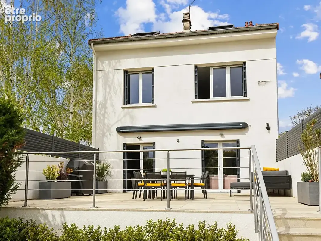 Chatou - maison de 187 m² - 6 chambres - sous sol total - terrain 322 m²- proche ecoles et commerces - photo 2