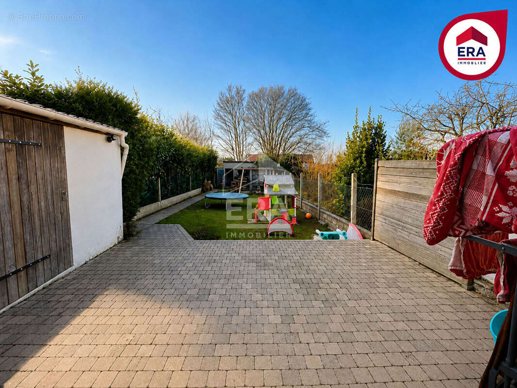 A vendre - Maison à Longuenesse - photo 4