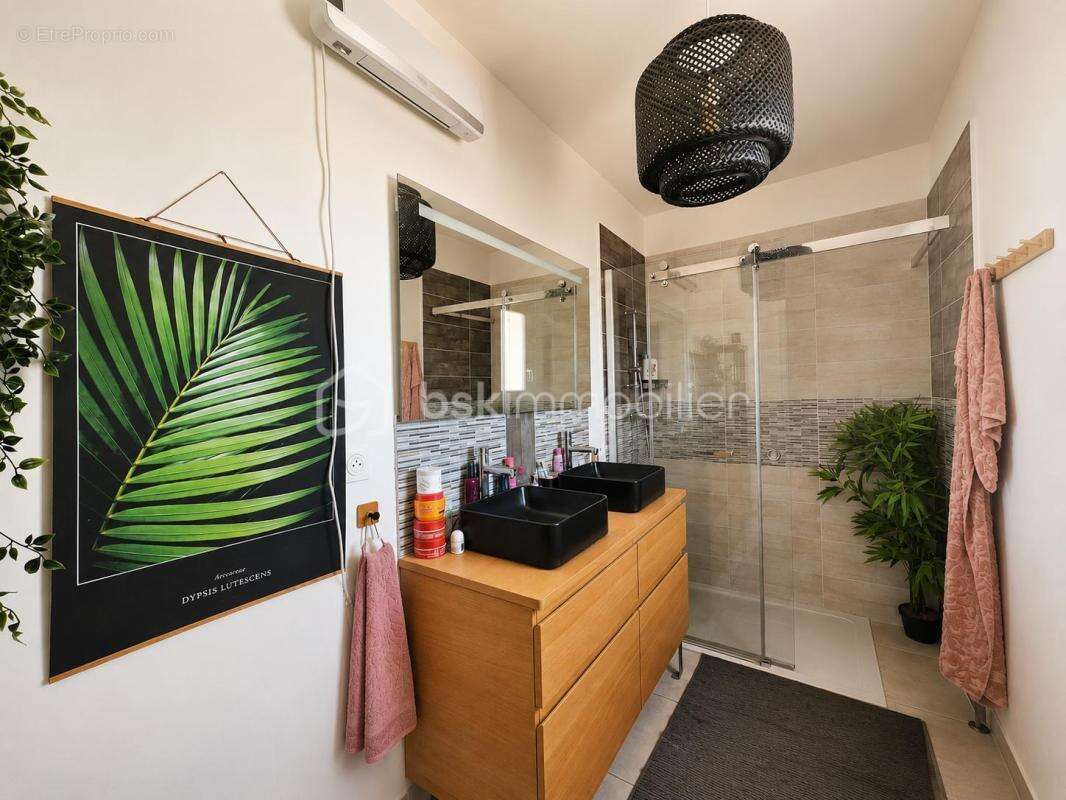 Maison 2 faces - 3 chambres - garage - terrain - photo 8