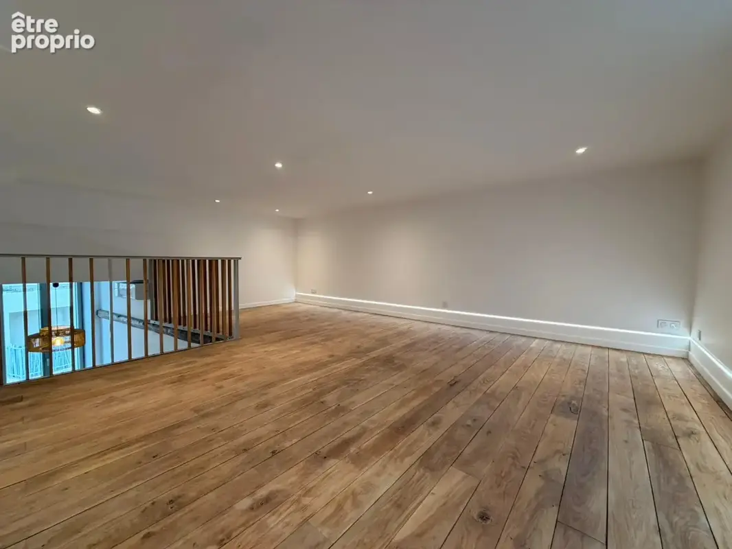 NIMES VAUBAN/CROIX DE FER Magnifique maison rénovée de 165m2 4 pièces, garage 46 m2, terrasse 35 m2 - photo 13