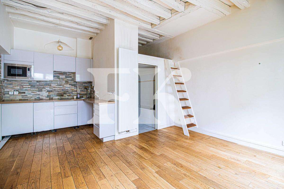 Appartement à PARIS-7E