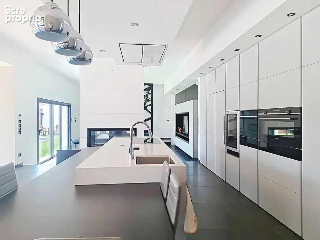 Maison contemporaine de standing avec piscine et grand garage - photo 5