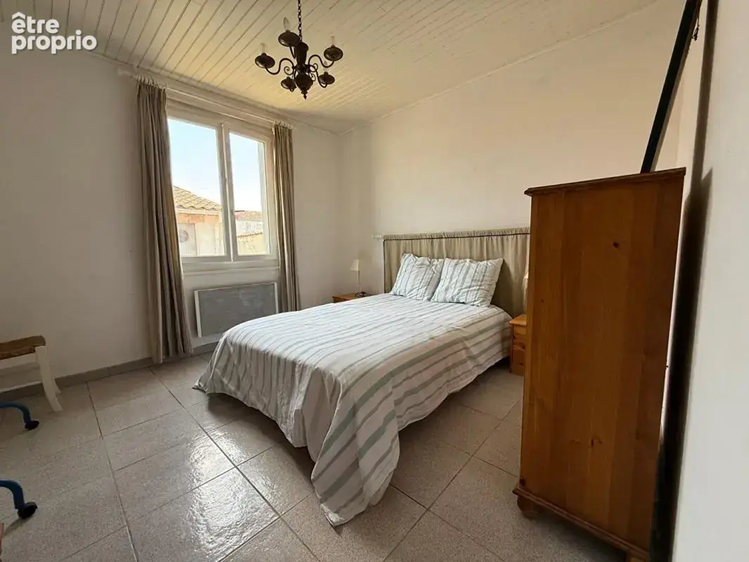 Maison au coeur du village de LOIX à 5 min de l'océan - 5 pièces de 121 m2 - photo 17