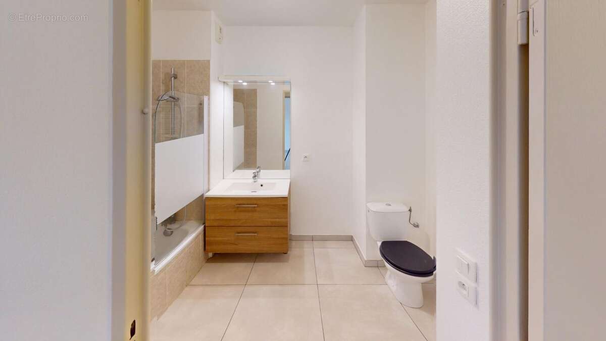 Appartement à LE MUY