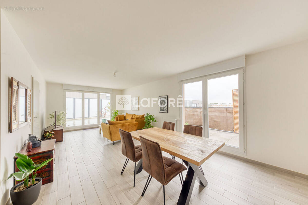 Appartement à PONTAULT-COMBAULT