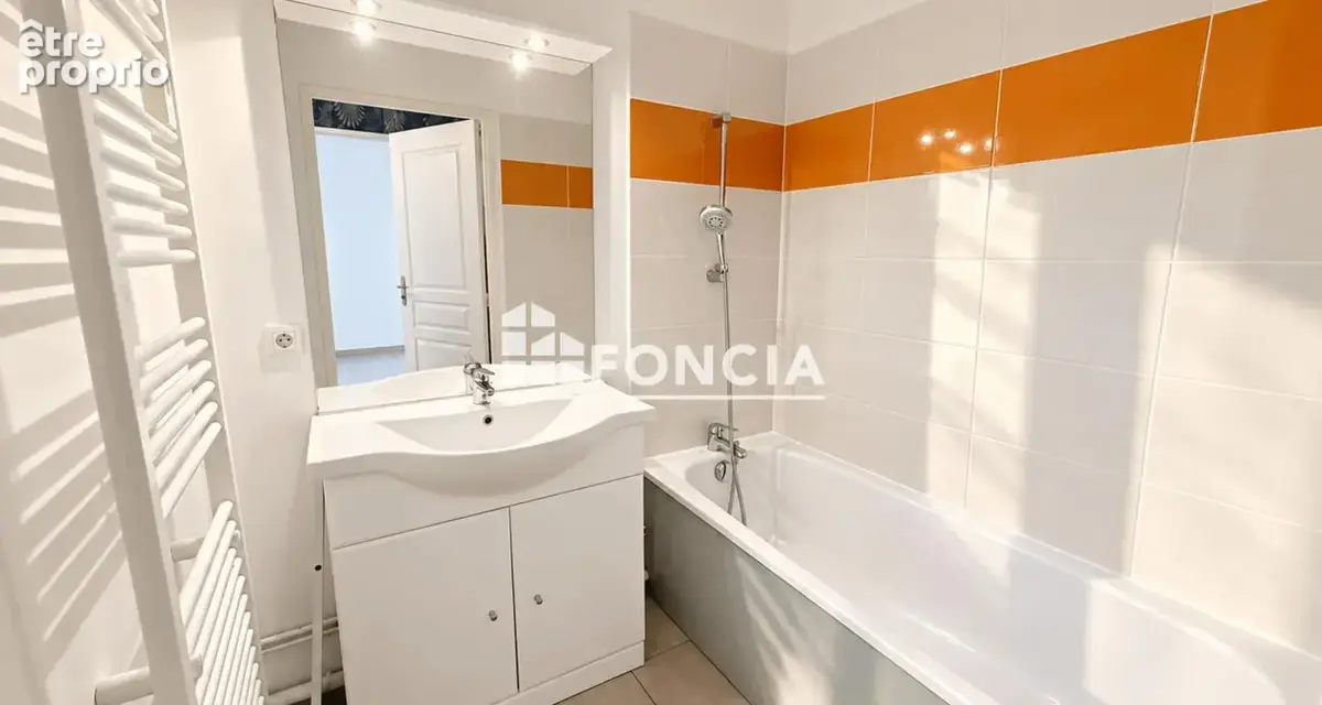  appartement t3 – balcon-terrasse – ascenseur – parking privé - photo 6