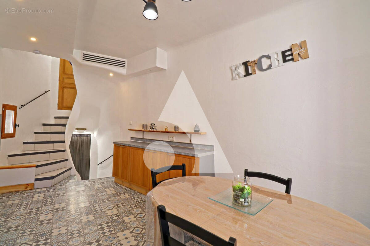 Maison à VINON-SUR-VERDON