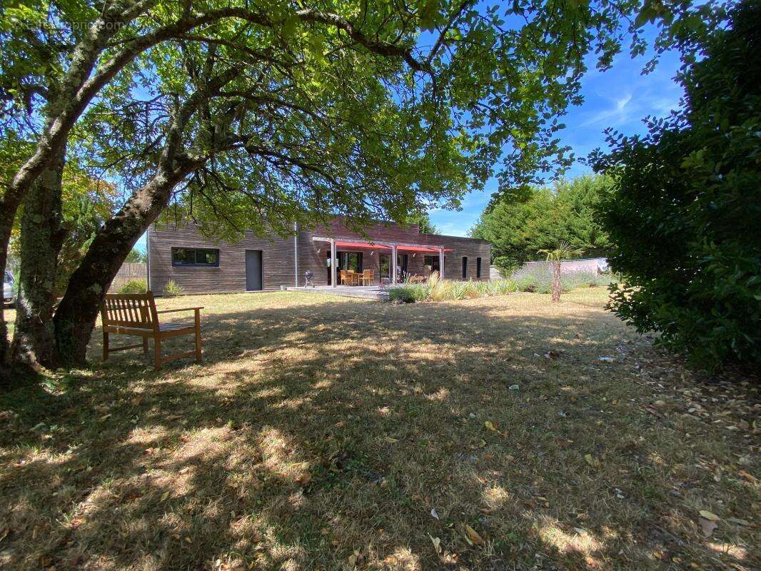 Villa COUP DE COEUR de 2015 de 130 m² avec Piscine couloir de 13x3 sur 2281 m² de Terrain divisible - photo 39