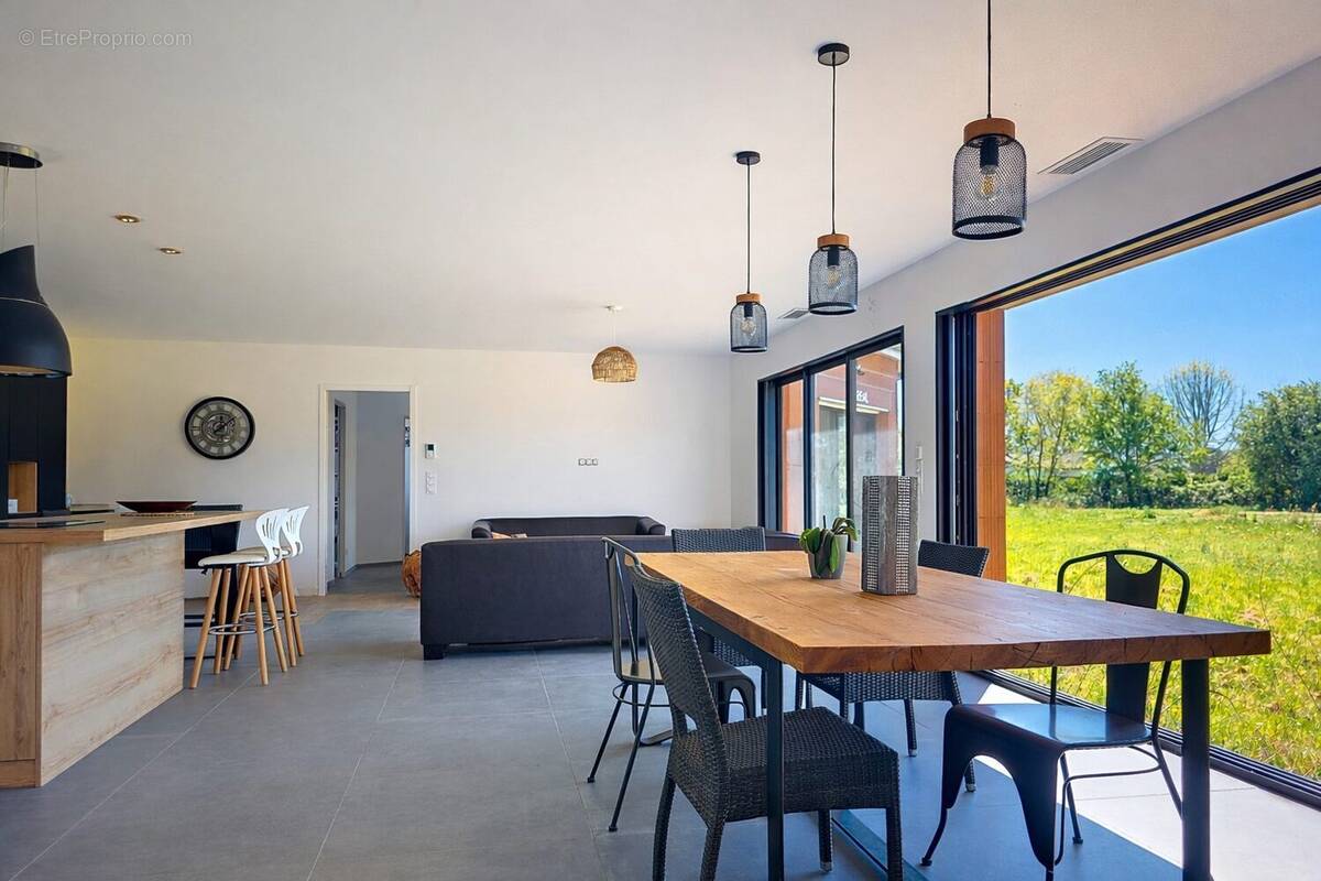 Maison à VILLEMADE