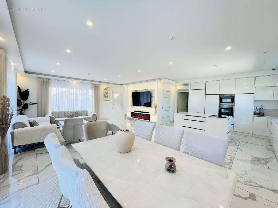 Maison à VERNEUIL-SUR-VIENNE