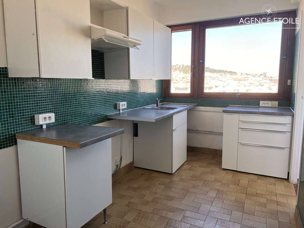 Appartement à MARSEILLE-6E