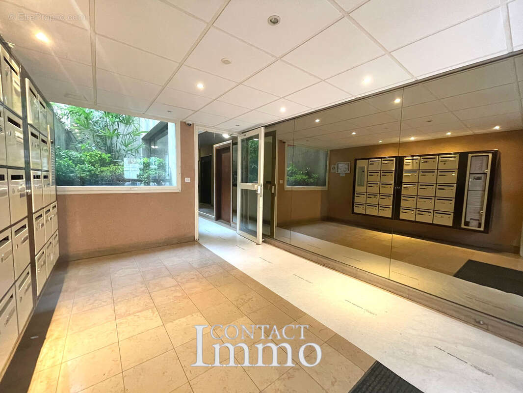 Appartement à PARIS-17E