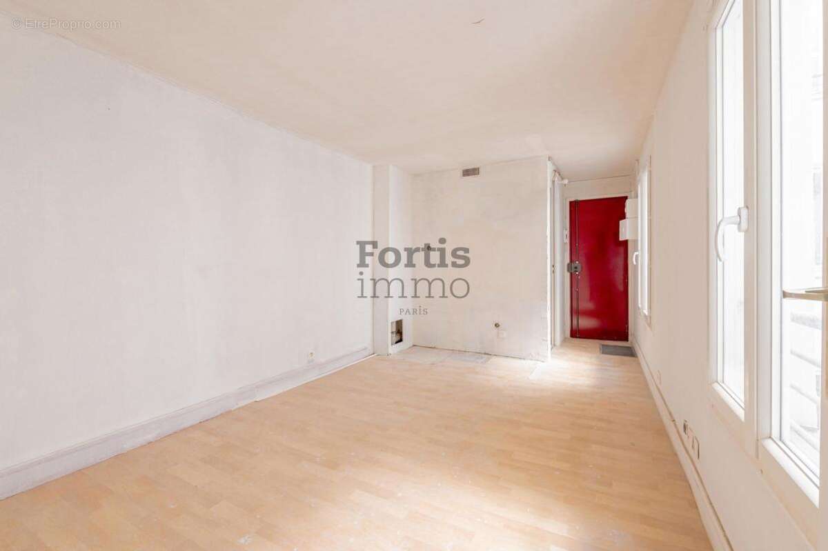 Appartement à PARIS-3E