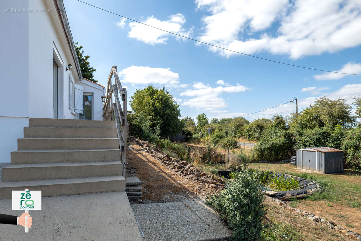 Maison familiale de plain-pied de 116 m2 avec garage sur 620 m2 de terrain   Commequiers - photo 23
