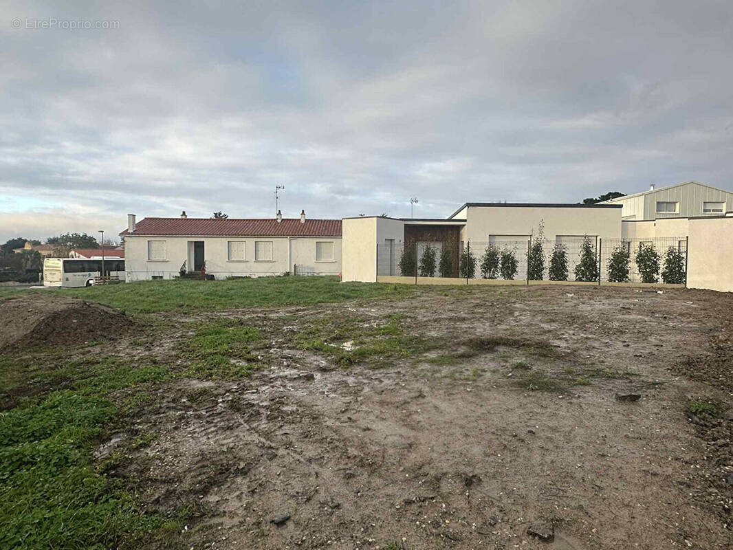 Terrain à LE FENOUILLER