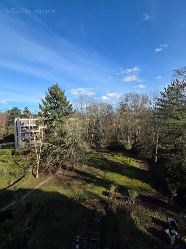 Appartement à VAUX-LE-PENIL