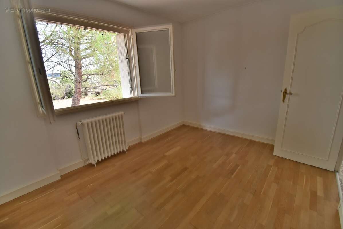 Maison à vendre 4 pièces proche de ANGOULEME (16) à Voeuil. 3 chambres, 1 garage. Terrain - photo 11